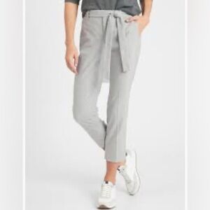 NWT  Banana Republic Avery Mid Rise Straight Fit Gray Tie Waist Ankle Length S10